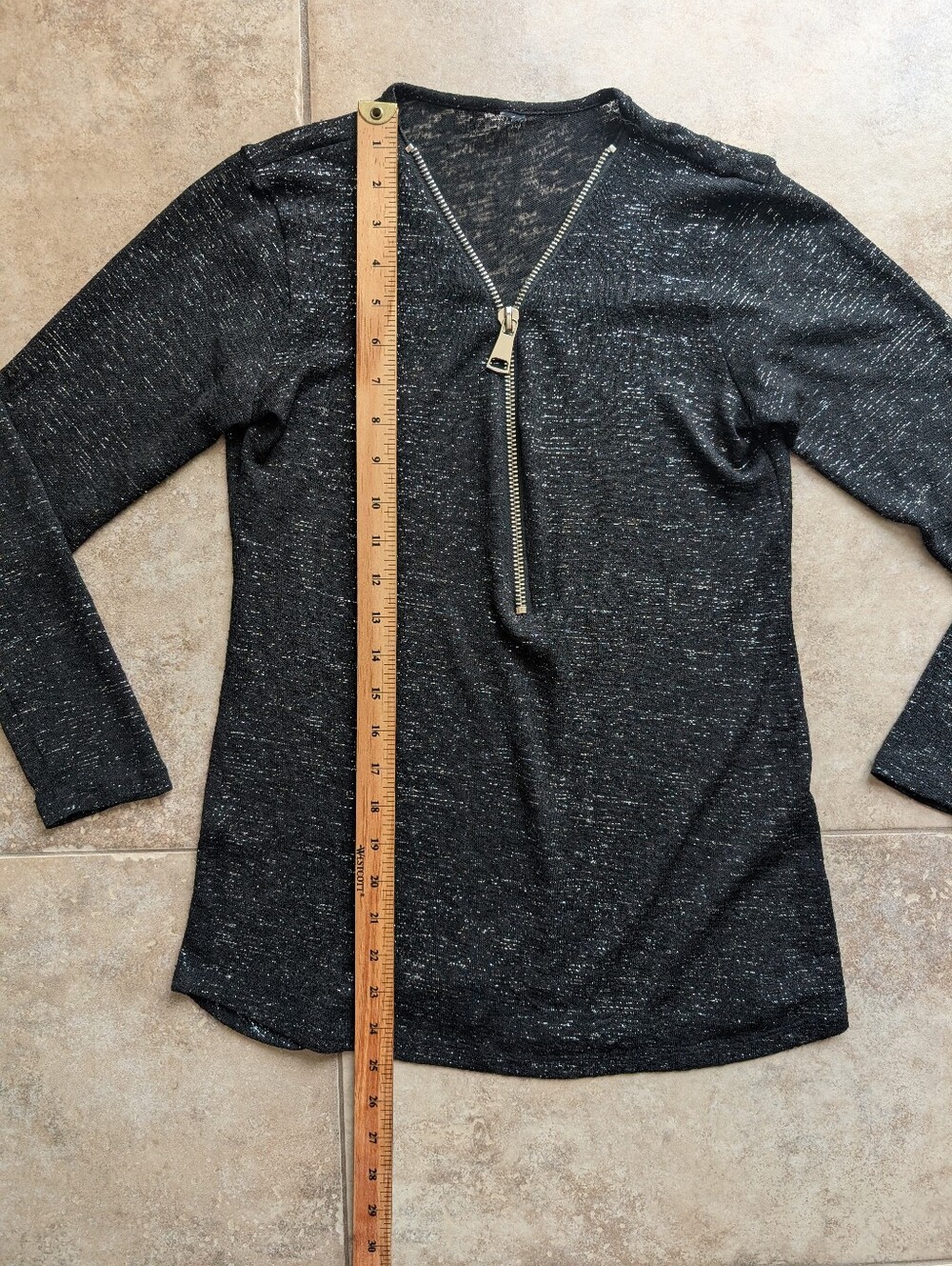 Light metallic thread sweater - Picture 3 of 8
